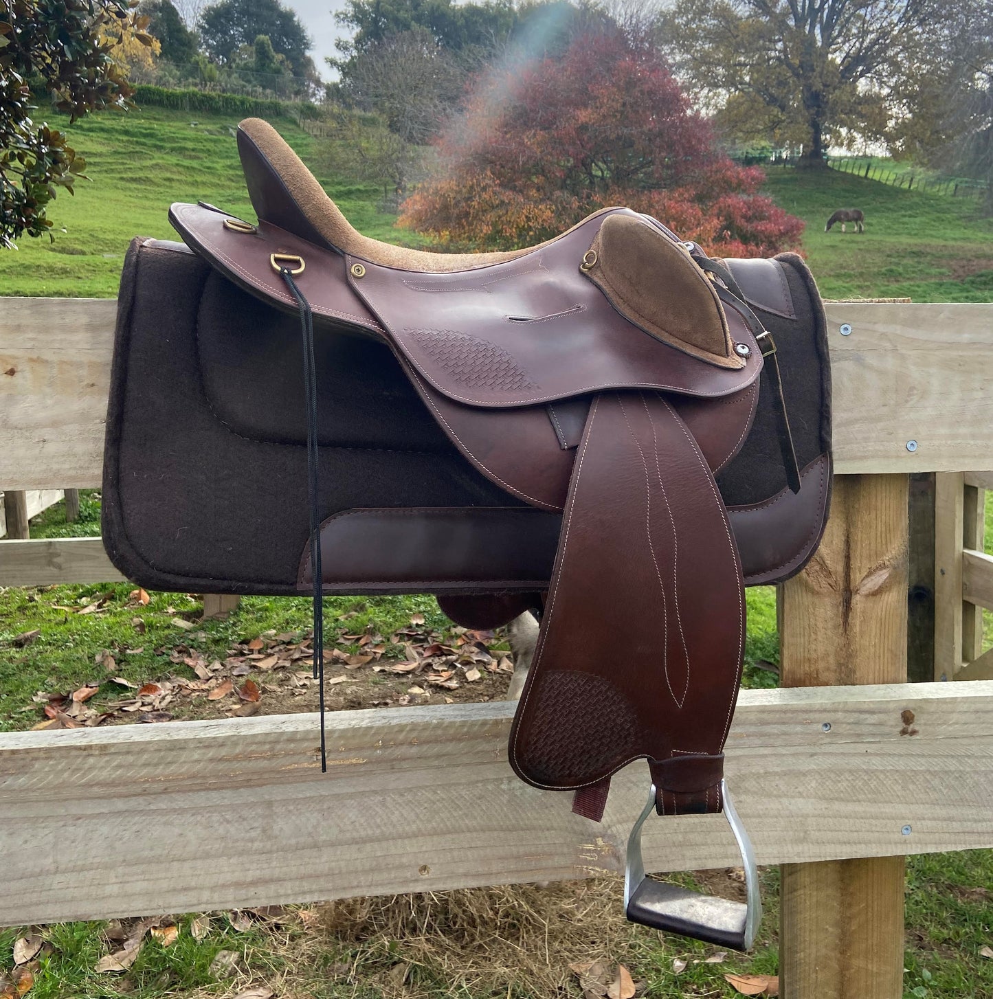 Halfbreed Saddle